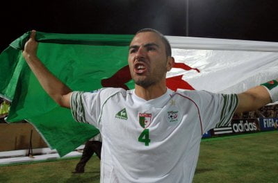 Soirée footballistique en l'honneur de Antar Yahia 1