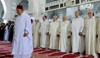 Bensalah, Bouhadja et Tebboune accomplissent la prière de l'Aid à la Grande Mosquée d'Alger 34 Bensalah, Bouhadja et Tebboune accomplissent la prière de l'Aid à la Grande Mosquée d'Alger 34