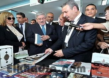 Ahmed Ouyahia inaugure officiellement la 22ème édition du Salon international du livre d'Alger du livre 15