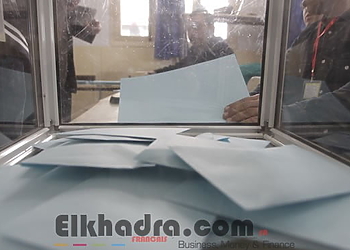 مواطنون بتيزي وزو يمنعون تحويل الصناديق 18