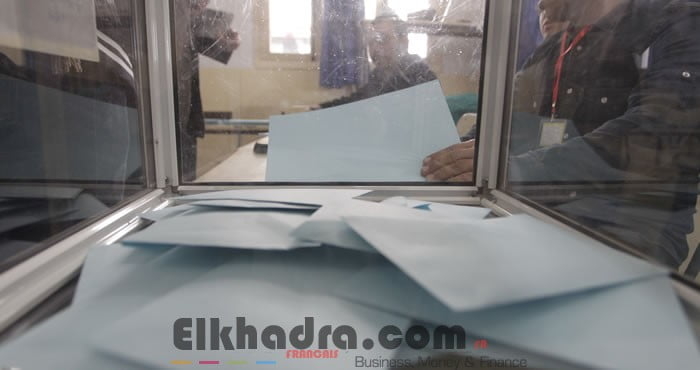 مواطنون بتيزي وزو يمنعون تحويل الصناديق 1