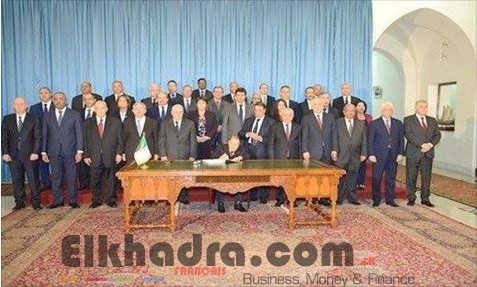 Le Président Bouteflika signe la Loi de finances 2018 2