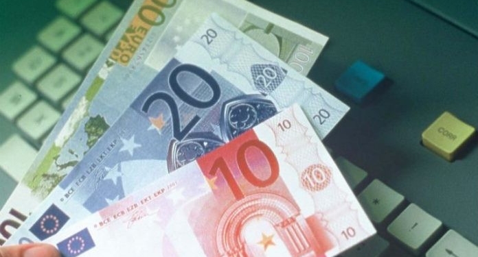 سعر اليورو بالدينار الجزائري في السوق السوداء اليوم الثلاثاء 25-9-2019 1