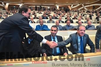 FAUX DÉPART DU SYMPOSIUM Des absences et des points noirs 1
