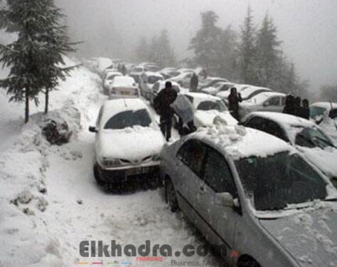 Chute de neige : plusieurs routes barrées à travers le pays 2