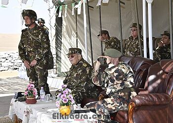 Gaïd Salah supervise un exercice de tirs réels dans la 4ème région militaire 12 Gaïd Salah supervise un exercice de tirs réels dans la 4ème région militaire 12