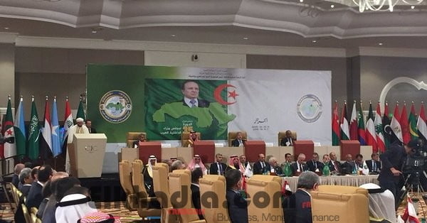 Bouteflika évoque « les dimensions inquiétantes » de la migration clandestine 1