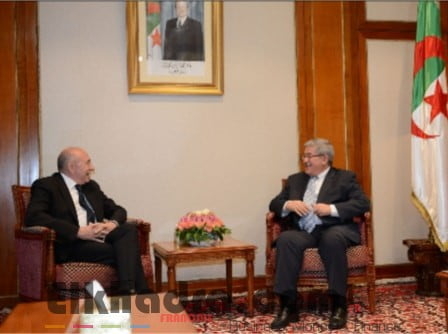 Ouyahia reçoit le ministre français de l'intérieur 1