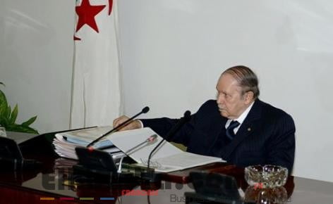 Bouteflika préside une réunion du Conseil des ministres 2
