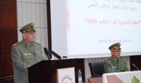 Gaïd Salah souligne la nécessité d’inclure le module d’Histoire comme matière fondamentale dans les programmes d’enseignement de l'ANP 17 Gaïd Salah souligne la nécessité d’inclure le module d’Histoire comme matière fondamentale dans les programmes d’enseignement de l'ANP 17