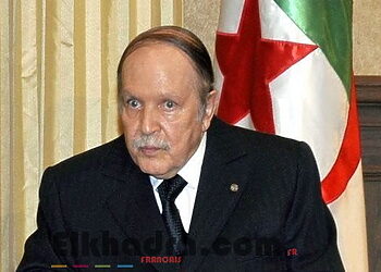 Bouteflika appelle à faire face "avec clairvoyance" aux idées "étrangères" 1