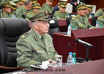 Gaïd Salah en visite de travail en 2ème région militaire à Oran à partir de lundi 5 Gaïd Salah en visite de travail en 2ème région militaire à Oran à partir de lundi 5