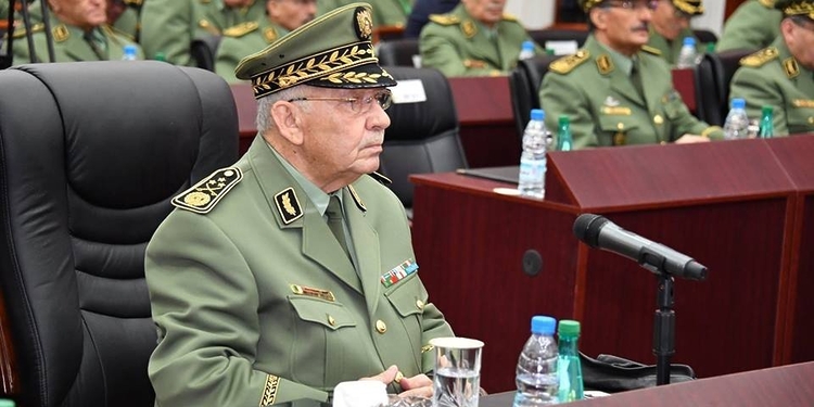 Gaïd Salah en visite de travail en 2ème région militaire à Oran à partir de lundi 1