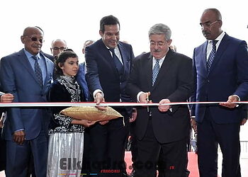 FIA: Ouyahia s'engage à renforcer les mesures incitatives au profit des exportateurs 2