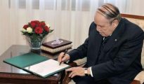 Bouteflika signe 5 décrets présidentiels de coopération avec plusieurs pays 22