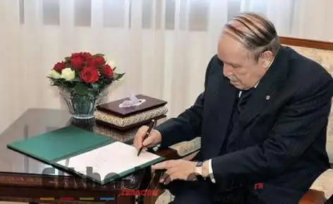 Bouteflika signe 5 décrets présidentiels de coopération avec plusieurs pays
