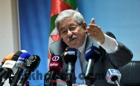 Ahmed Ouyahia met en avant le rôle de l'ENA dans l'édification d'une administration locale forte 1