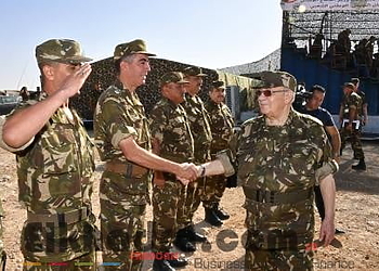 Gaïd Salah salue les résultats réalisés en matière de lutte antiterroriste et de sécurisation des frontières 1 Gaïd Salah salue les résultats réalisés en matière de lutte antiterroriste et de sécurisation des frontières 1