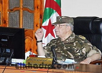 Gaïd Salah en visite de travail et d'inspection à la 1ère Région militaire à partir de mercredi 2 Gaïd Salah en visite de travail et d'inspection à la 1ère Région militaire à partir de mercredi 2