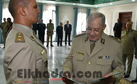 ANP: Gaïd Salah préside une cérémonie de remise de grades et de médailles 1