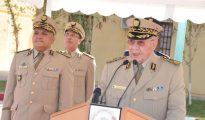 Gaïd Salah installe le Général-Major Mostefa Smaali dans ses nouvelles fonctions de Commandant de la 3ème RM 26