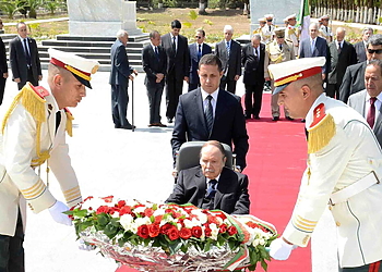 Bouteflika met en avant l'impératif d'accélérer les réformes économiques 18