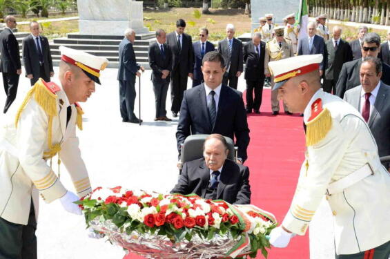 Bouteflika met en avant l’impératif d’accélérer les réformes économiques