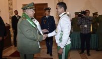 Le général de corps d'armée Gaïd Salah honore la sélection nationale militaire de boxe 25 Le général de corps d'armée Gaïd Salah honore la sélection nationale militaire de boxe 25