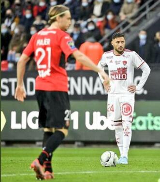 Résumé : Le match de Youcef Belaïli face à Stade Rennais