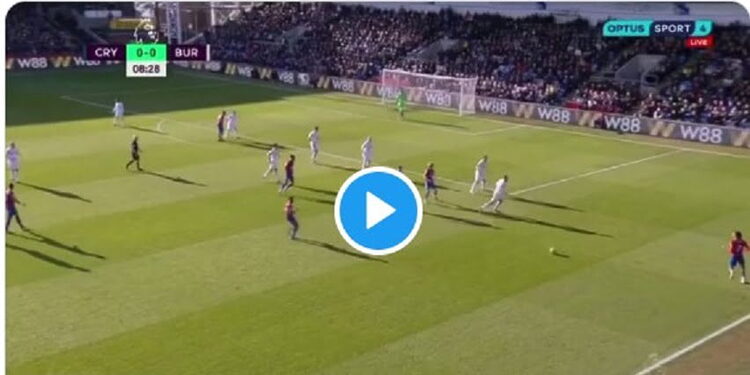 superbe passe décisive d'Olise, cette fois-ci face à Burnley 1