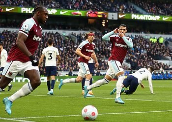 Video : But de Saïd Benrahma face à Tottenham ! 16