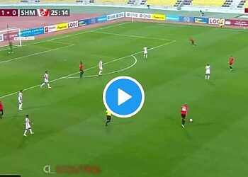 Video : Brahimi enflamme la toile avec une passe et un but magique 20