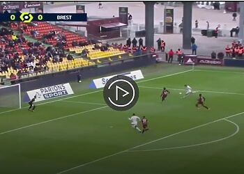 But Youcef Belaïli Brest vs Metz 18
