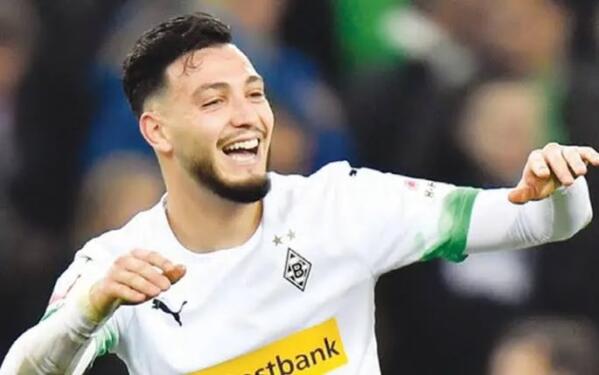 Le but de Ramy Bensebaini sur penalty aujourd’hui