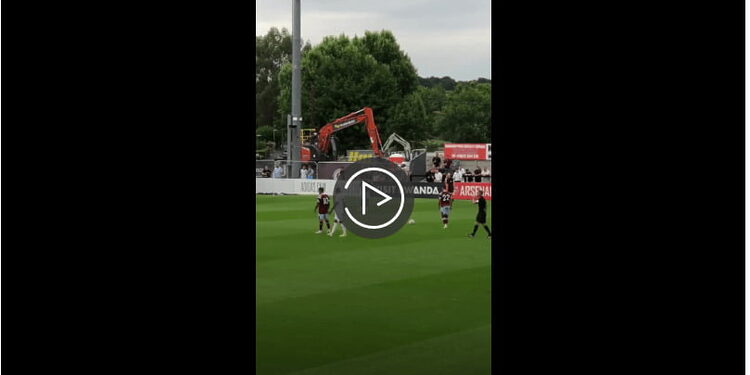 vidéo: Saïd Benrahma a inscrit un joli but sur coup-franc en amical face à Ipswich Town 1