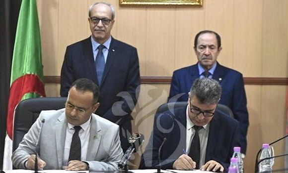 Algérie Poste/ONPS: signature d'une convention sur le paiement électronique pour la vente du livre scolaire 1