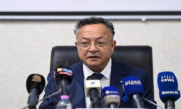 تستعد الجزائر لإطلاق مدرسة عليا لتكنولوجيا الطائرات المسيرة (الطائرة بدون طيار) مع الدخول الجامعي لموسم 2022-2023