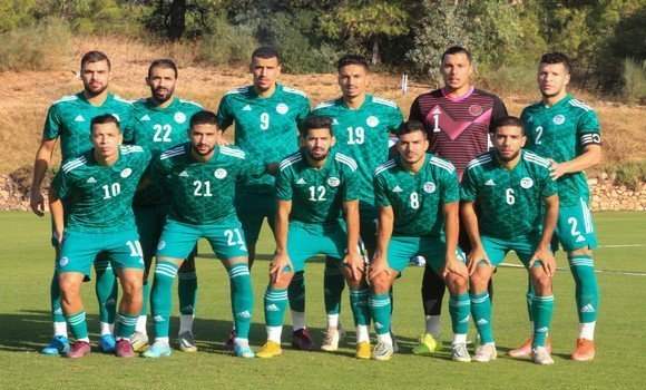 CHAN-2022: Bougherra retient 25 joueurs pour le stage des Emirats
