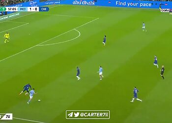 L'excellent contrôle de Riyad Mahrez à l'origine du but de Julian Alvarez ! 3