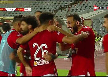 شاهد هدف أحمد قندوسي الرائع في مرمى المصري 3