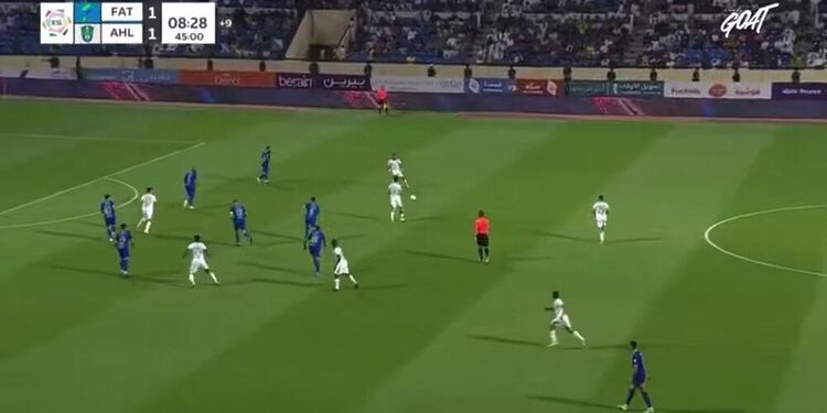 شاهد ردة فعل المعلق البرازيلي على كوبري رياض محرز في البرازيلي بيتروس 1