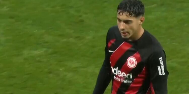 résumé match de Fares chaïbi vs Borussia Dortmund - video 1