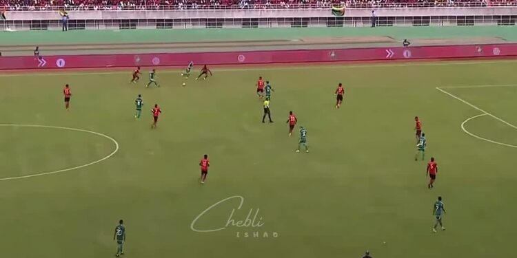 شاهد تسديدة غويري الرائعة التي اصطدمت بالعارضة 1