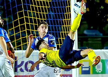 هدف محمد الأمين عمورة ضد كلوب بروج amoura but vs club Bruges 16
