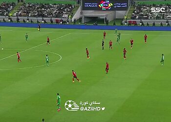 شاهد حدث نادر .. كنترول خاطئ من رياض محرز 14