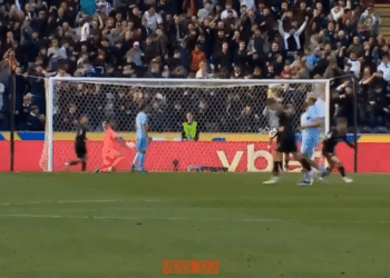 Le but de Beloumi vs Cardiff - vidéo 13