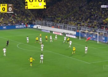 Le but de Bensebaini vs St Pauli - vidéo 11