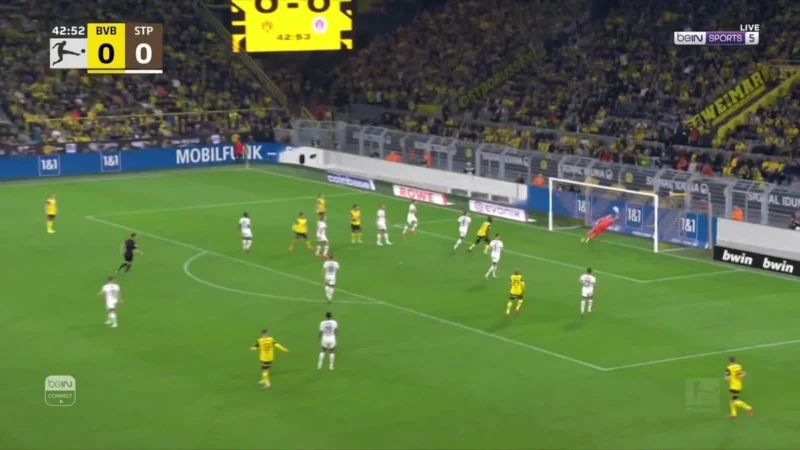 Le but de Bensebaini vs St Pauli – vidéo