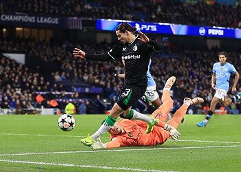 BUT D’ANIS HADJ MOUSSA CONTRE MANCHESTER CITY 1