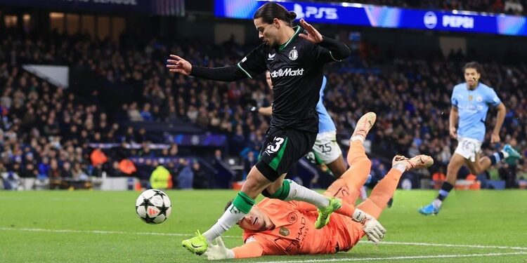 BUT D’ANIS HADJ MOUSSA CONTRE MANCHESTER CITY 1